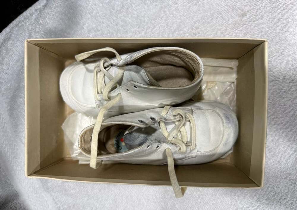 Childcraft Vintage White Leather Baby Shoes In Box